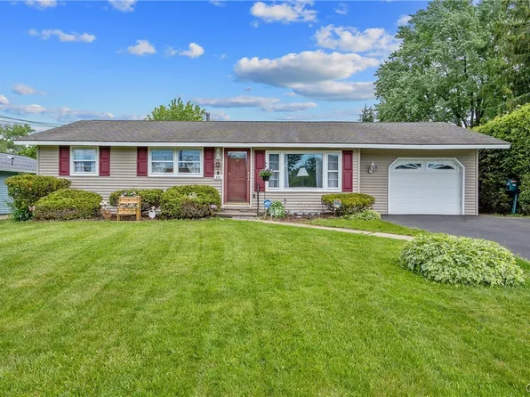 210 Skyview Dr, Liverpool, NY 13088