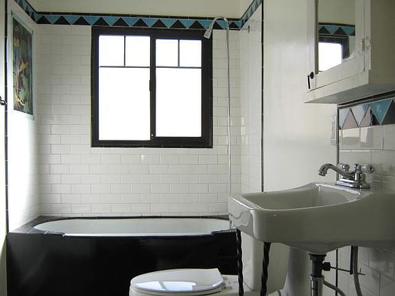 2nd image of 622 3/4 N Virgil Ave