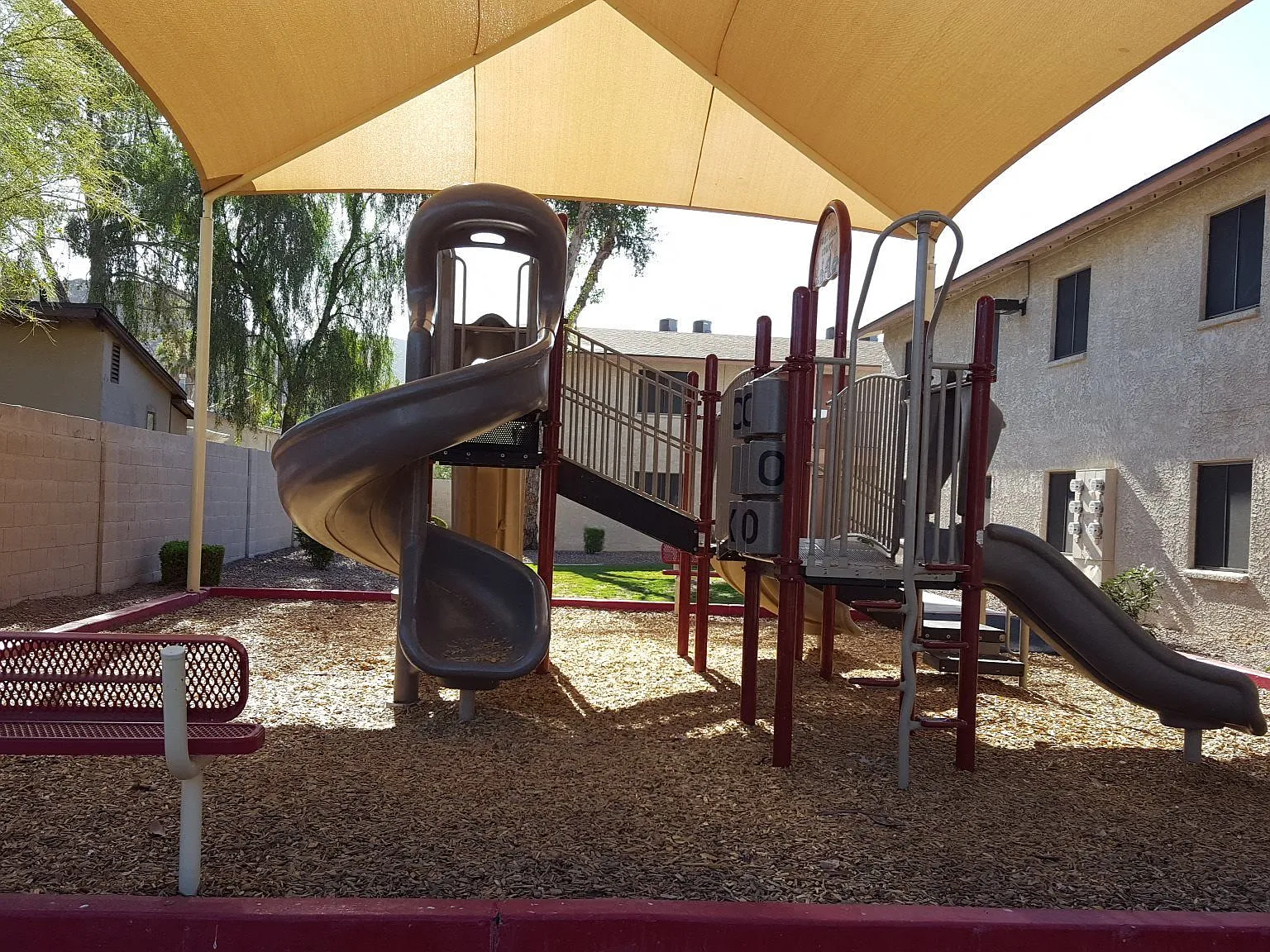 Foothills Court Apartments — Photo 3