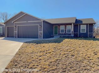 904 Bramblewood Ln, Manhattan, KS 66503