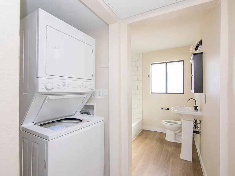 511 E Mariposa St #4 — Photo 7