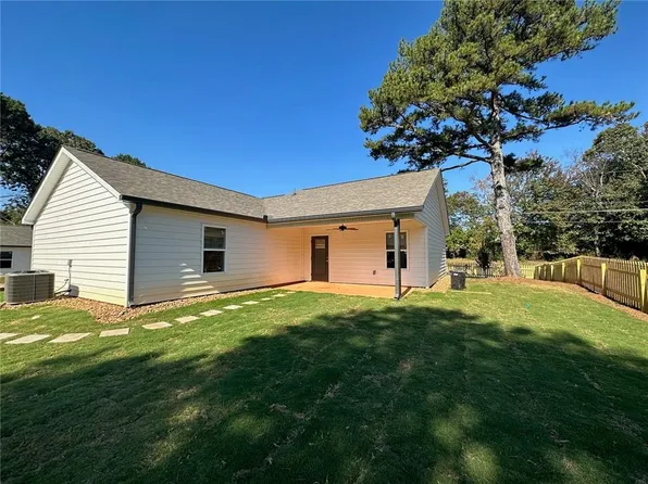 5907 Maiden Ln, Lula, GA 30554