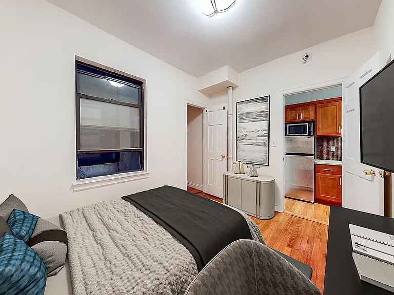 545 E 12th St #4D — Photo 2