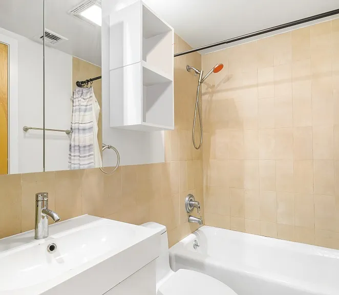 252 Richardson St #2L — Photo 6
