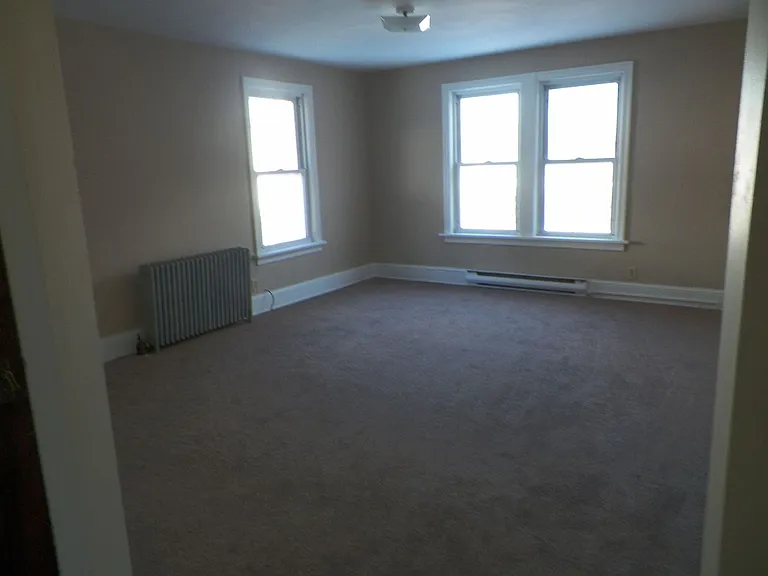 115 S Fairview St — Photo 5