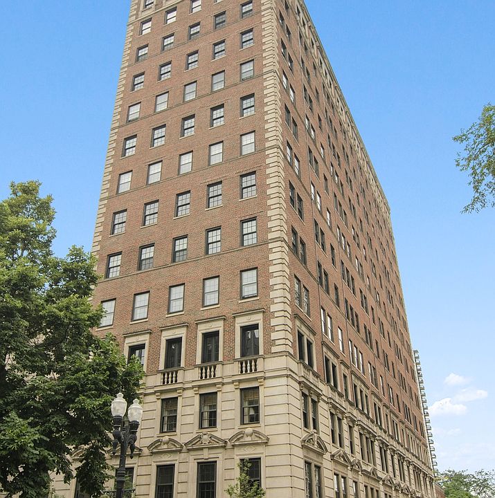 1st image of 1366 N Dearborn St APT 13C