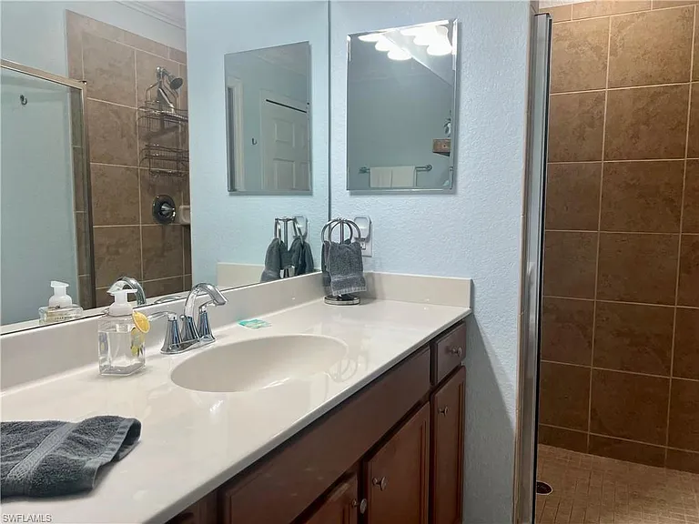 9715 Acqua Ct #125 — Photo 20