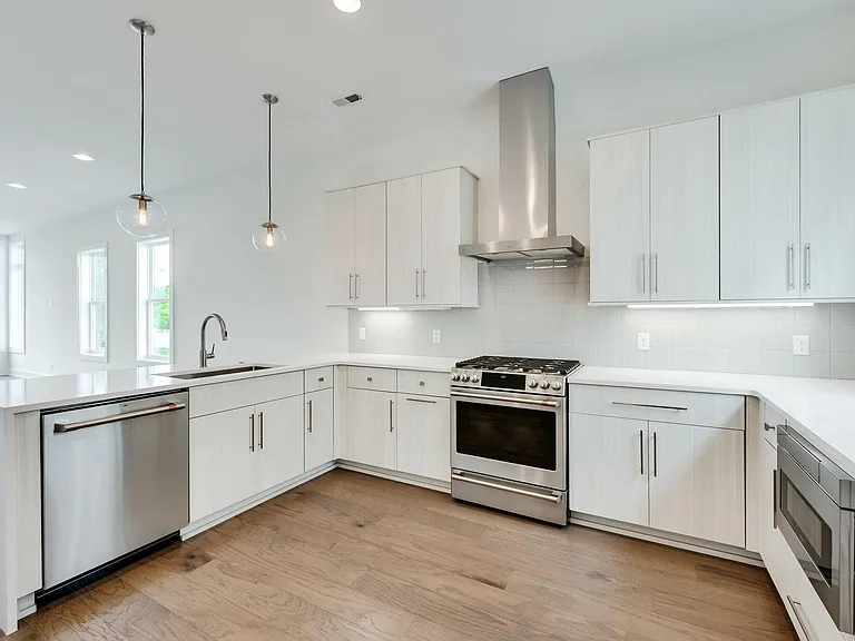 660 Hamilton Ave — Photo 12