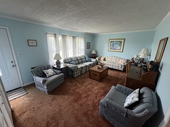 4th image of 105 Tollgate Rd