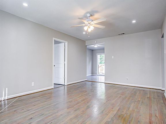 3rd image of 2809 Cherrywood Ave