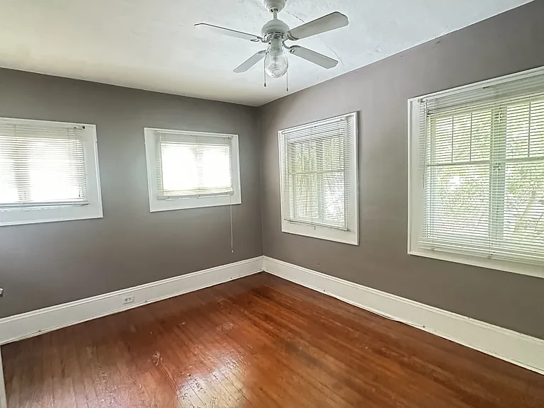 1411B E Central Blvd — Photo 7