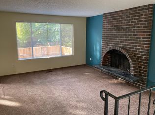 9541 College Way N, Seattle, WA 98103