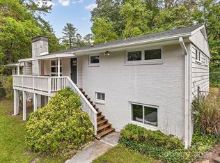 4 Ellenwood Dr, Asheville, NC 28804