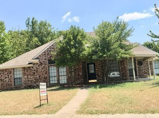 108 Indian Hills Dr, Waxahachie, TX 75165