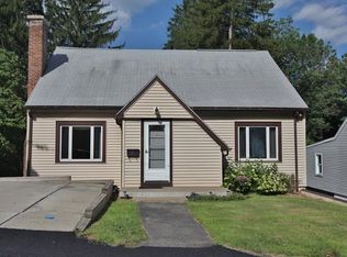 9 Carnation Ave, Ellenville, NY 12428