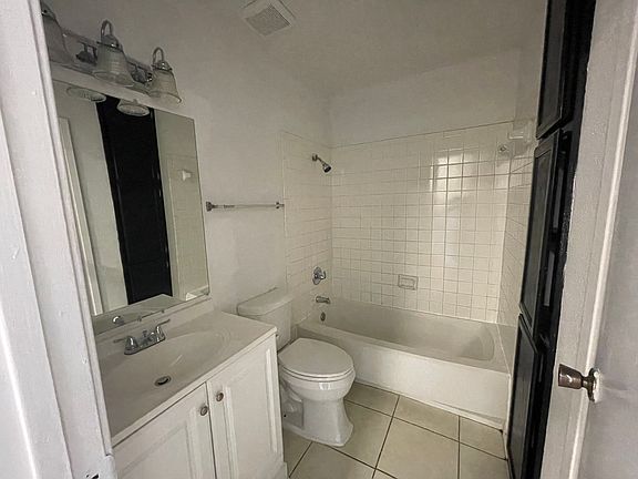 5th image of 8624 Village Of Fondren Dr #8624