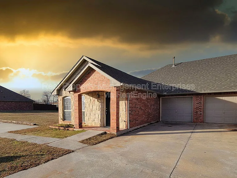 4701 Castle Bay Cv — Photo 1