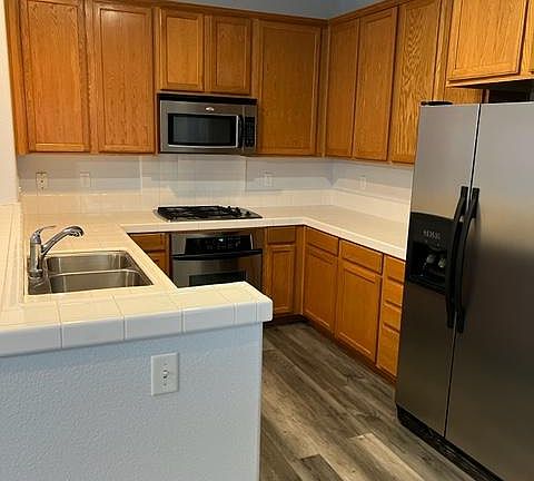 3rd image of 3301 N Park Dr Unit 512