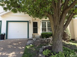 528 Spring Glen Dr, Ballwin, MO 63021