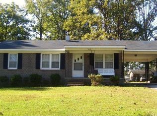 305 W Cobb St, Pinetops, NC 27864