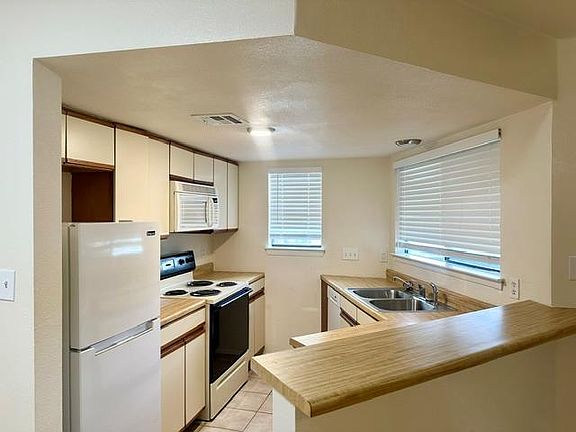 3rd image of 2500 Burleson Rd APT 616