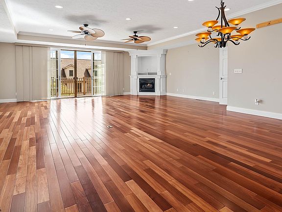 5th image of 33 Waterside Dr