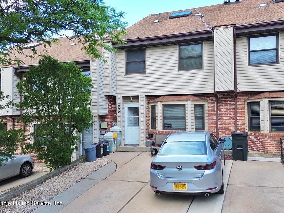 1st image of 63 Hammock Ln