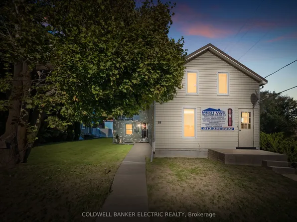59 Centre St N, Greater Napanee, ON K7R 1M8