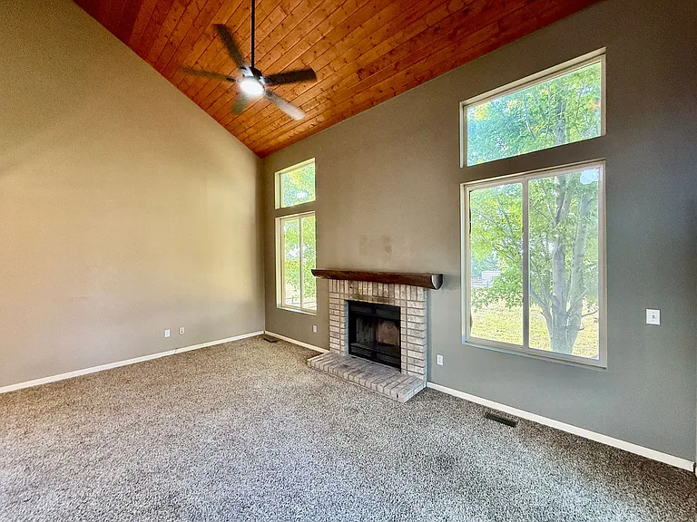 8306 Tibbs Rd — Photo 9