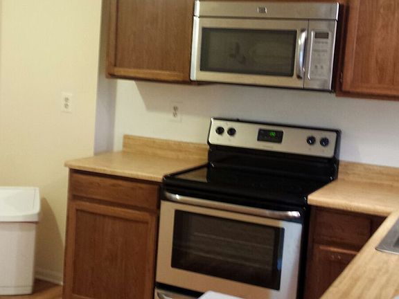 3rd image of 406 Pensacola Dr