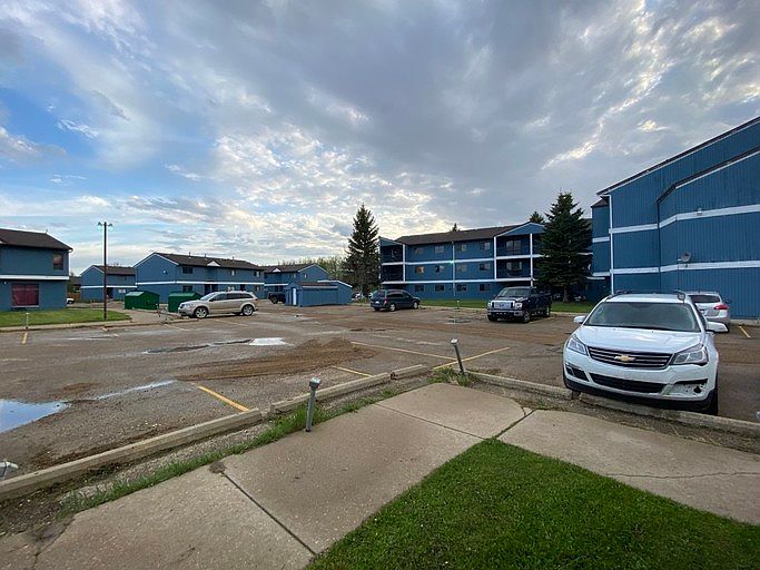 2nd image of 3210 Cornwall Dr