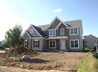 2412 Santry Cir NW, North Canton, OH 44720