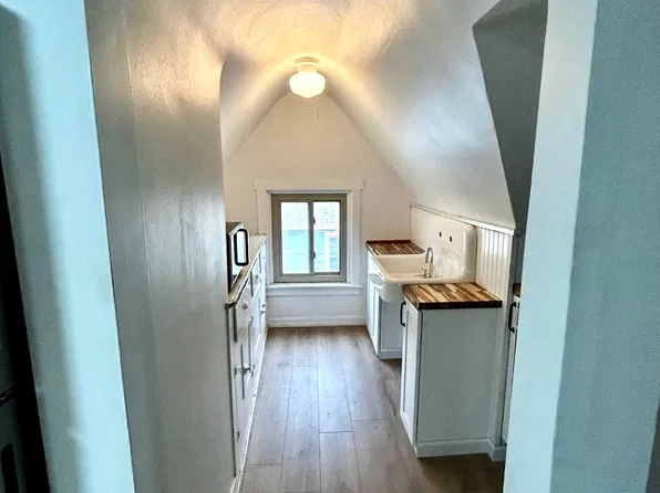 23 Mariemont Ave Floor 3, Buffalo, NY 14220