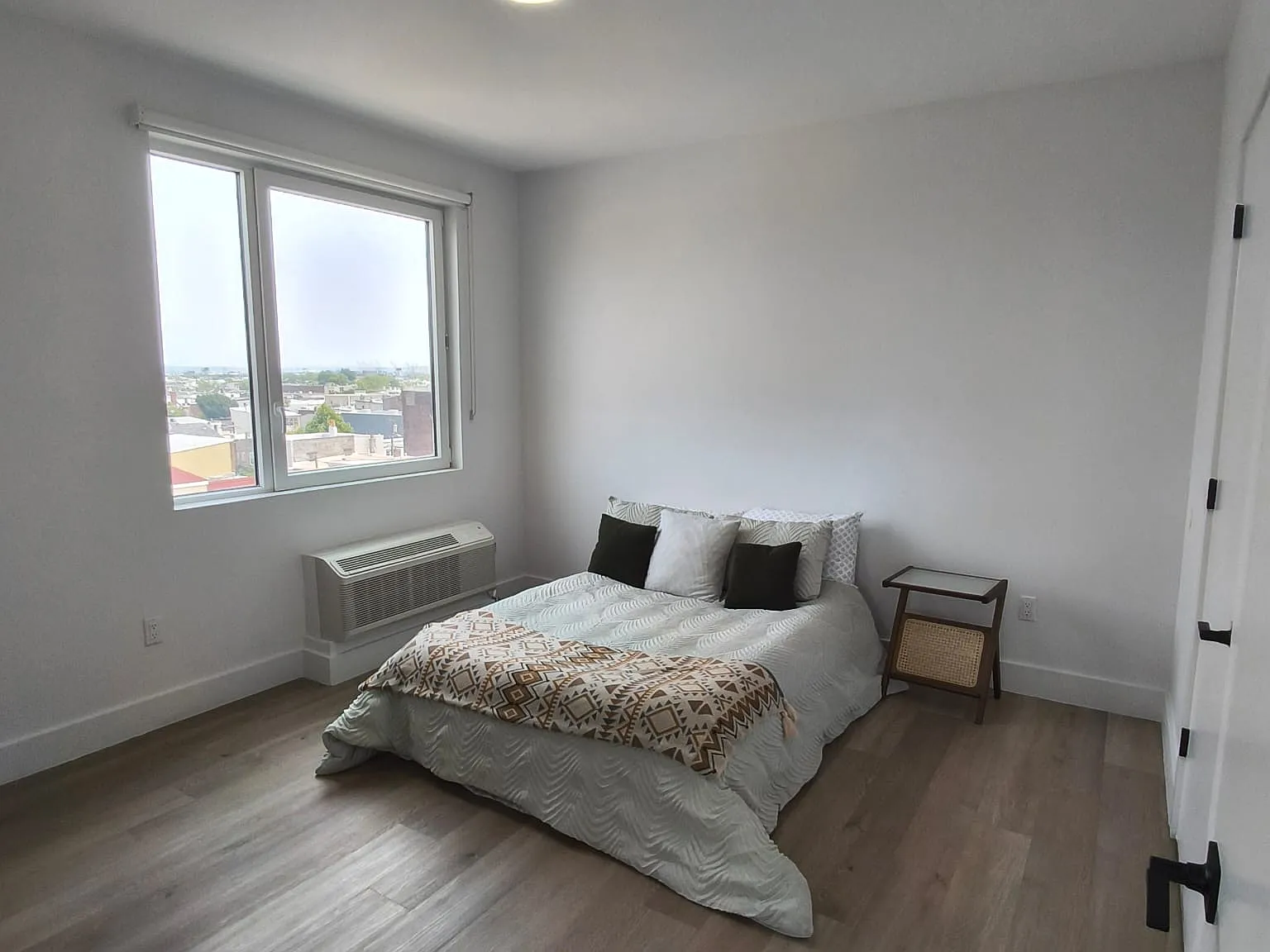 2 bed, $3,119 — Photo 1