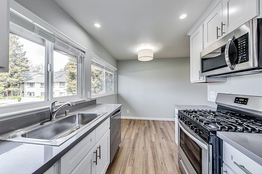 1st image of 300 Franciscan Ct Unit 20