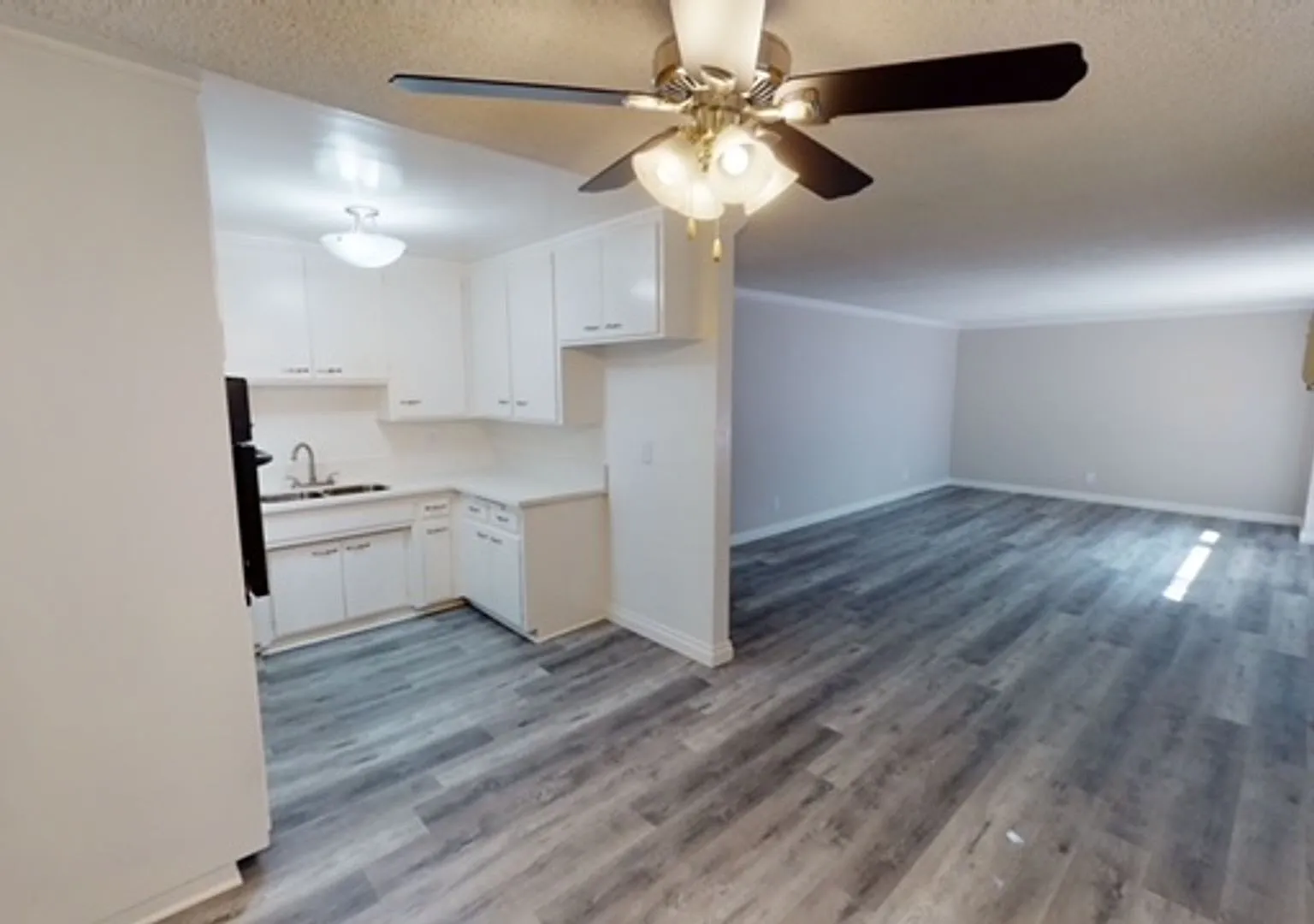Gilmore Apts.. Beautiful Newly Remodeled Apartments...CALL NOW! — Photo 4