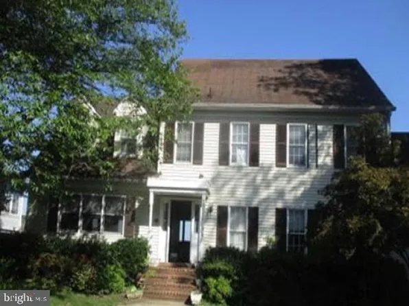 145 Edgewater Dr, Edgewater, MD 21037