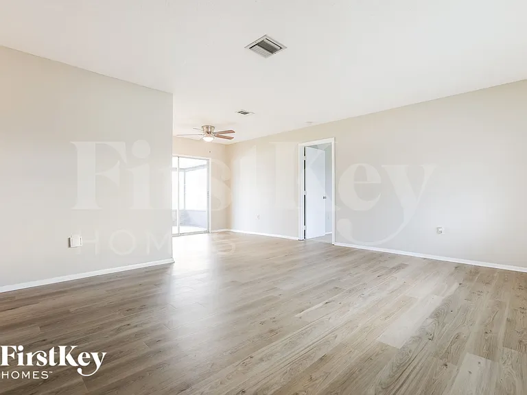 21460 Bancroft Ave — Photo 2