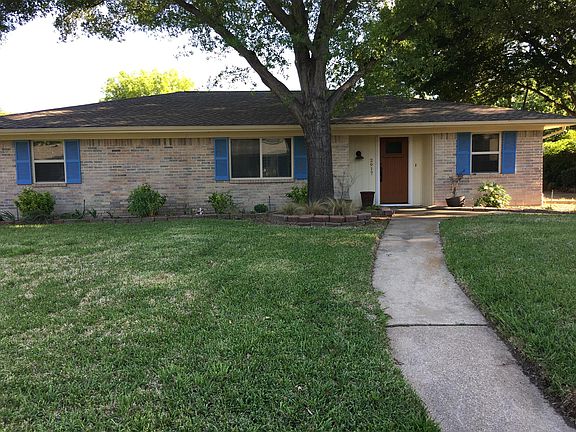 3rd image of 2917 Columbine Dr