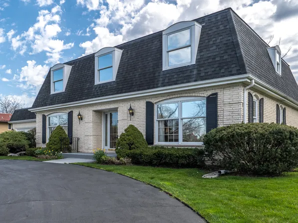 11 Hamilton Ln, Oak Brook, IL 60523