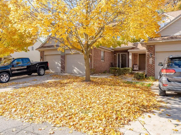 1314 Lilac Ln, Waterford, MI 48327