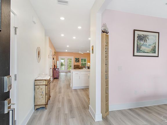 4th image of 3659 Applewood Dr