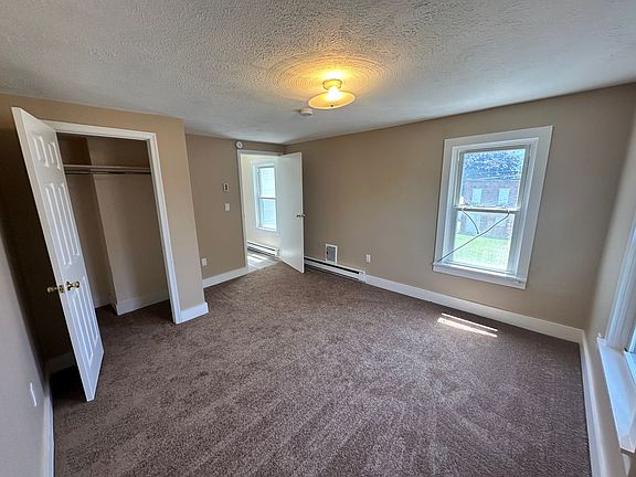 4th image of 654 E Water St #2
