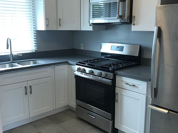 3rd image of 13000 Valleyheart Dr APT 18
