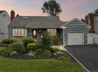 143 Deer Lake Drive, North Babylon, NY 11703