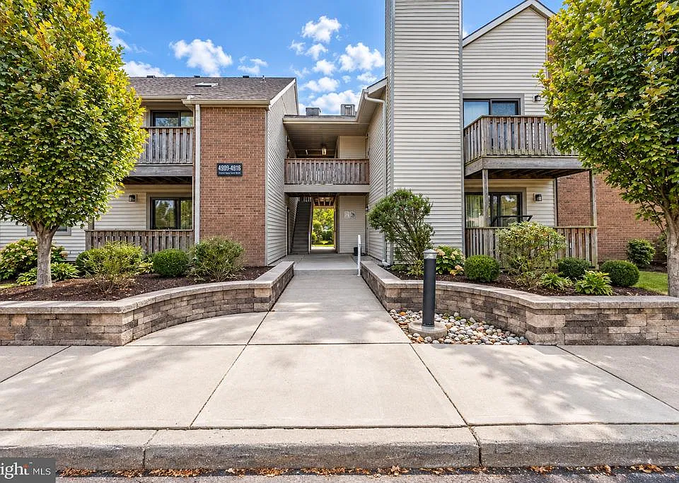 4912 Ravens Crest Dr