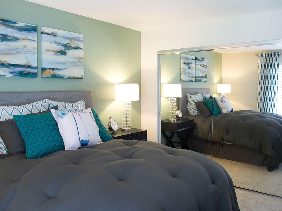 floor plan B master bedroom