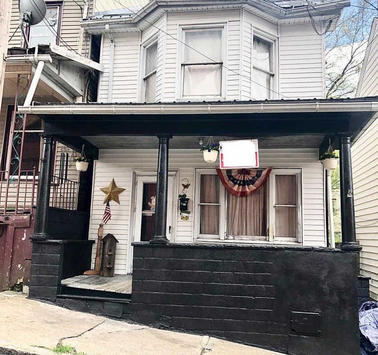 1st image of 810 E Chestnut St