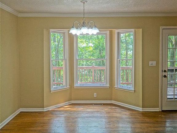 5th image of 10131 Skylark Dr SE