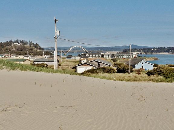 2nd image of 514 NW Oceania Dr